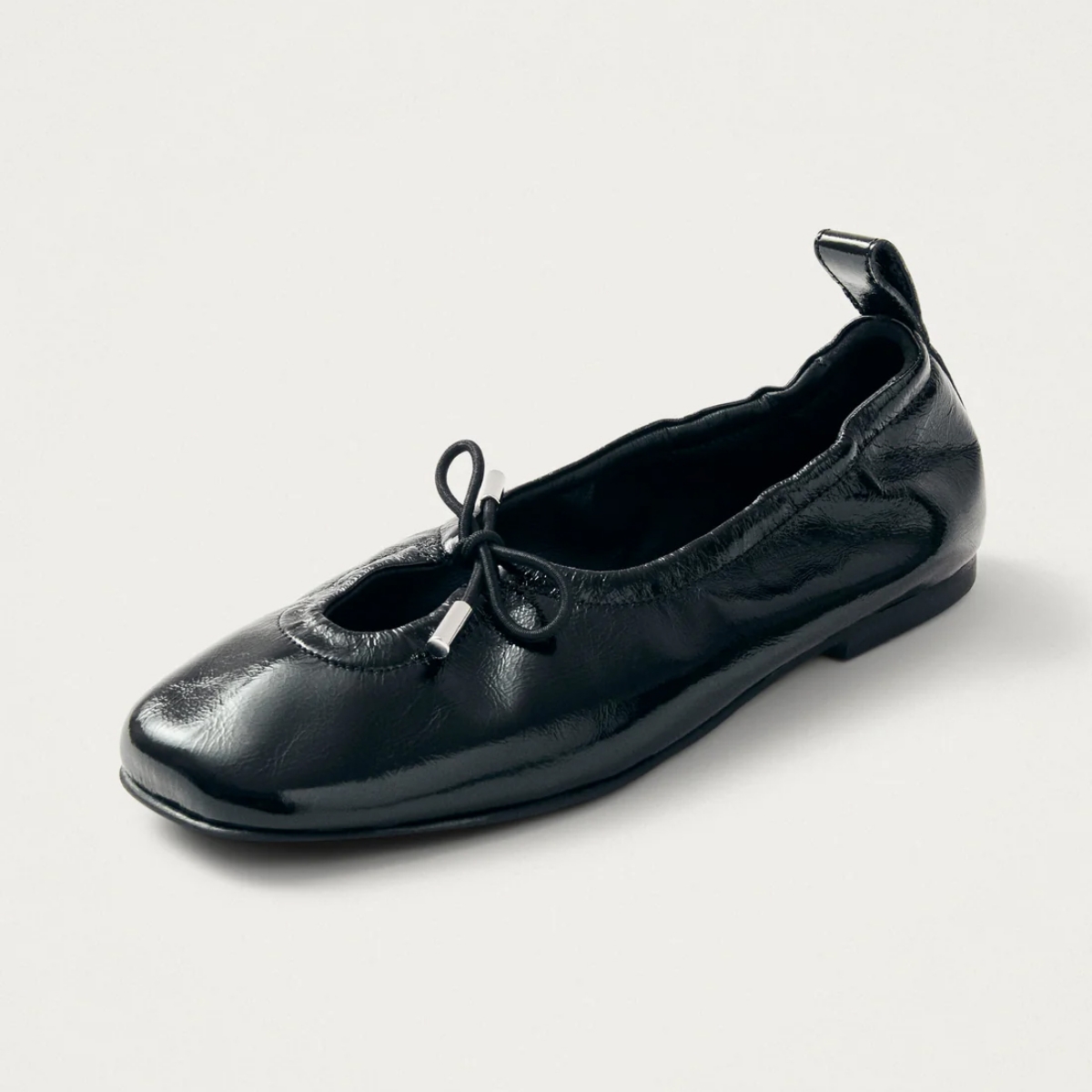 Rosalind Onix Black Leather Ballet Flats (Sumber foto: alohas.com)