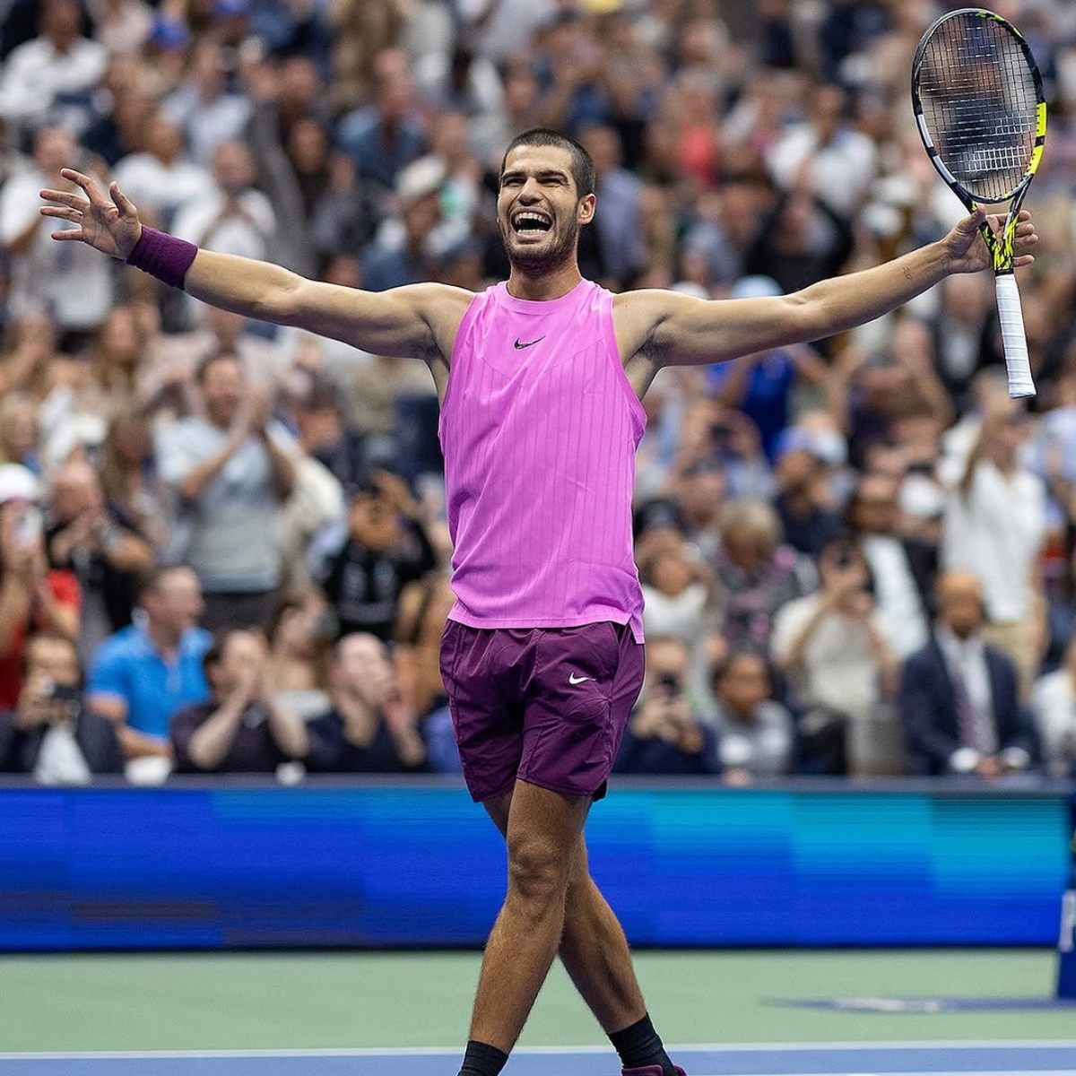 Pemain tenis Carlos Alcaraz memakai raket Babolat (Sumber foto: Instagram/babolat)