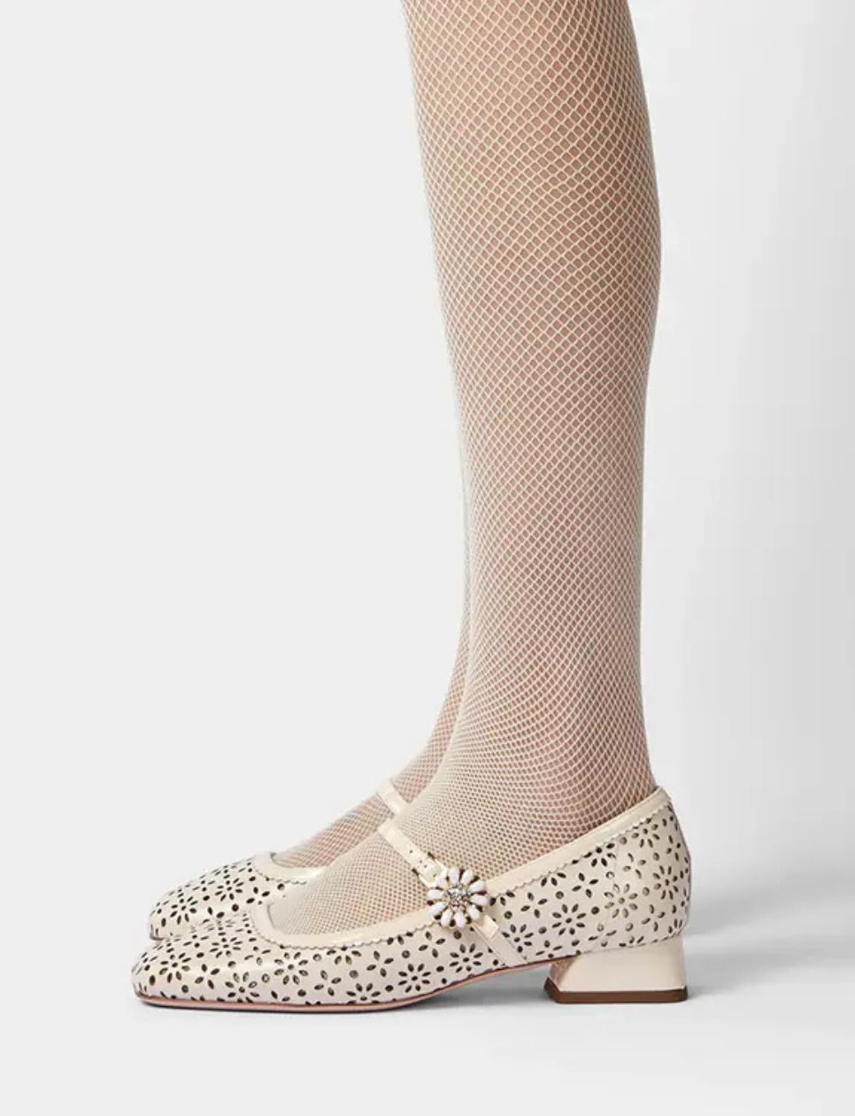 14. Roger Vivier Tres Vivier Leather Mary Jane Off White