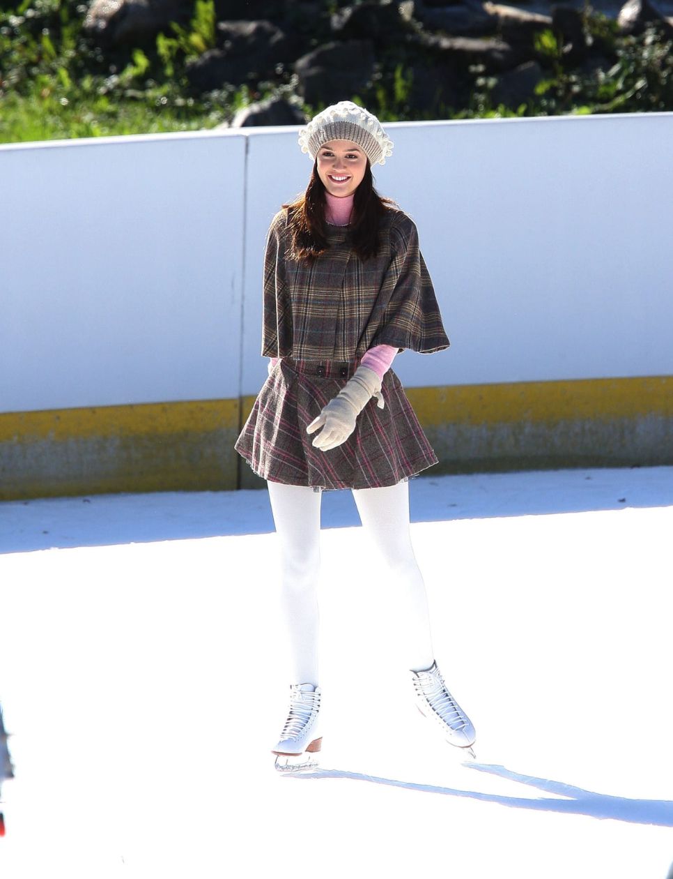 Leighton Meester sebagai Blair Waldrof di Gossip Girl (sumber gambar: https://fashionista.com/2021/06/best-gossip-girl-outfits-looks)