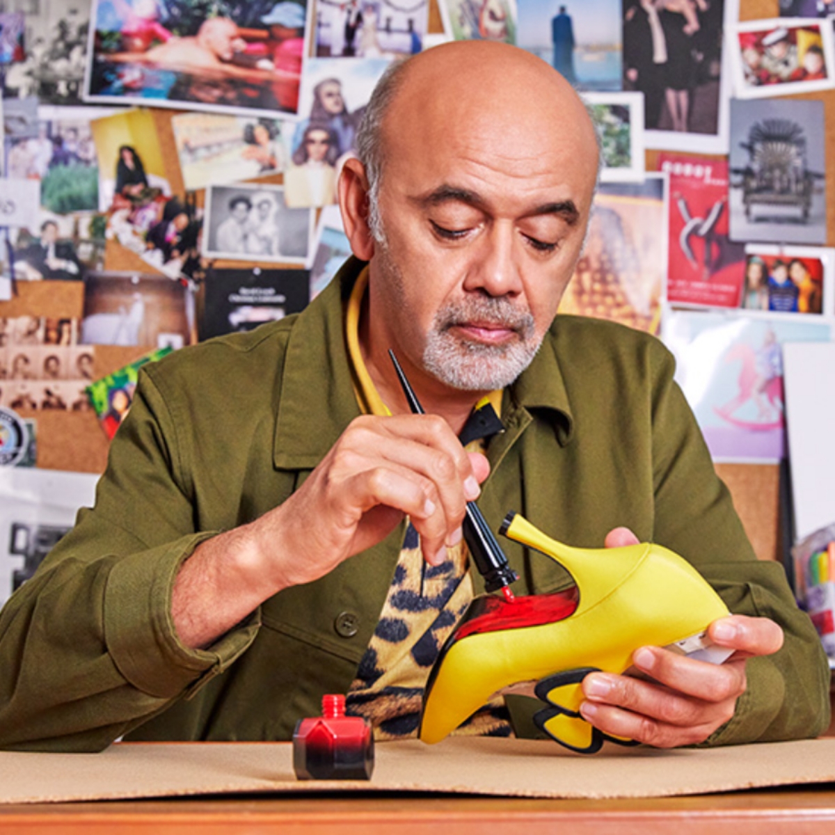 Prototipe untuk trend red sole yang khas (Sumber foto: eu.christianlouboutin.com/)