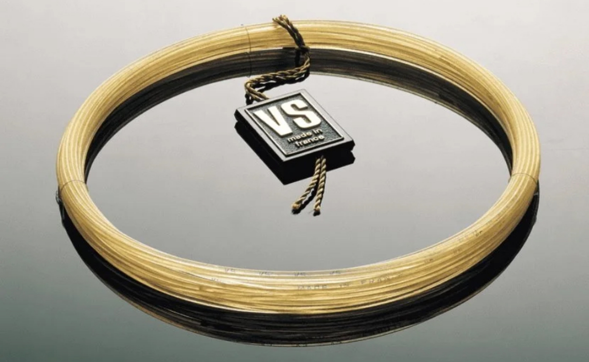 Babolat VS 1925-an (Sumber foto: babolat-th.com)