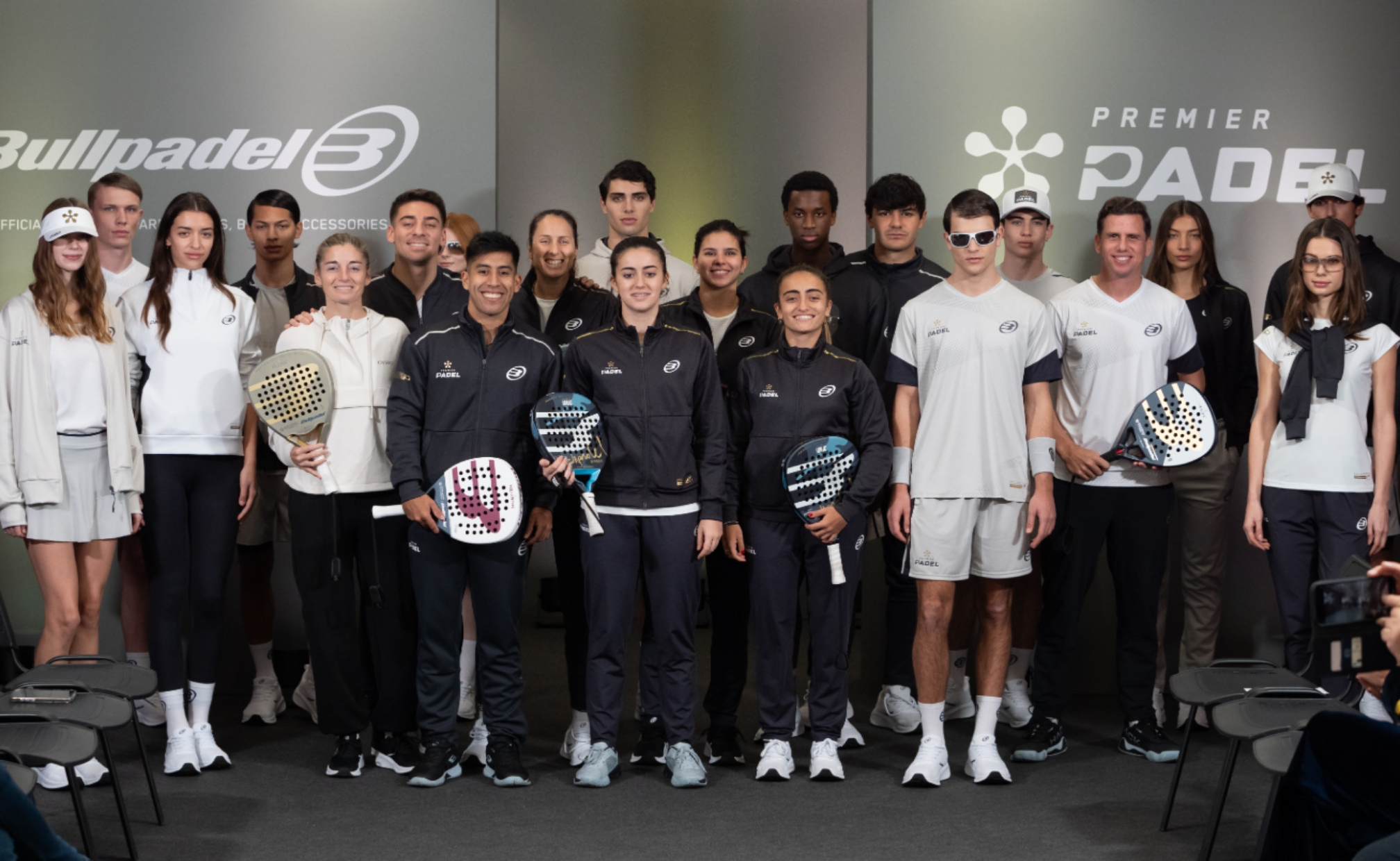 Team pemain padel yang disponsori Bullpadel (Sumber foto:www.aguirreycia.es)