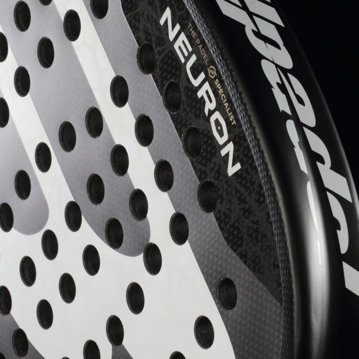 2. Periksa Material, Konstruksi Bingkai, dan Detail Hole atau Lubang