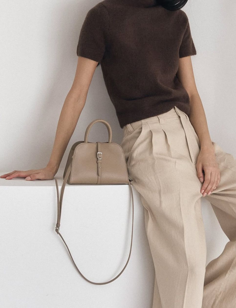 Blanc Mini Bag (sumber gambar: instagram.com/monorow.official)
