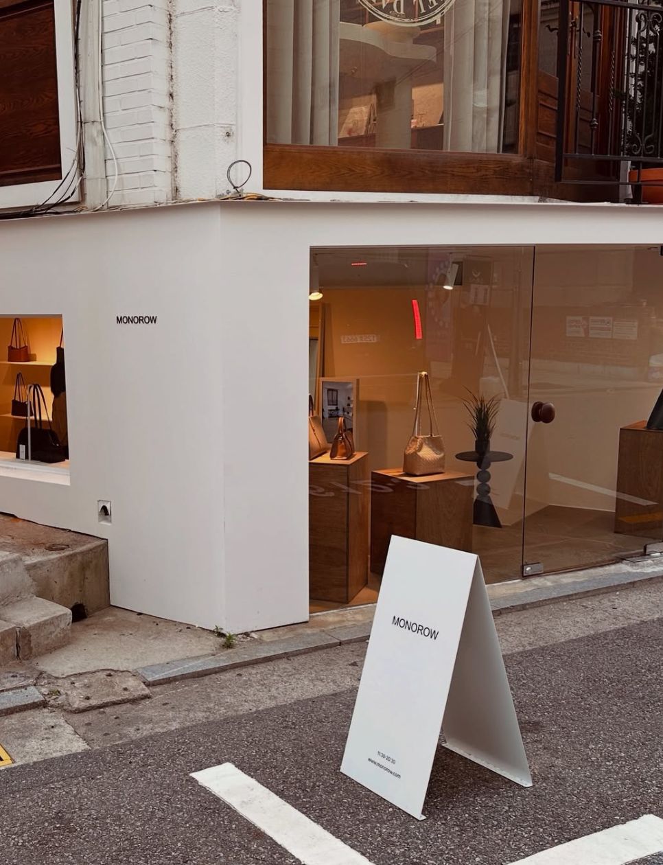 Monorow Showroom di Seoul (sumber gambar: instagram.com/monorow.official)