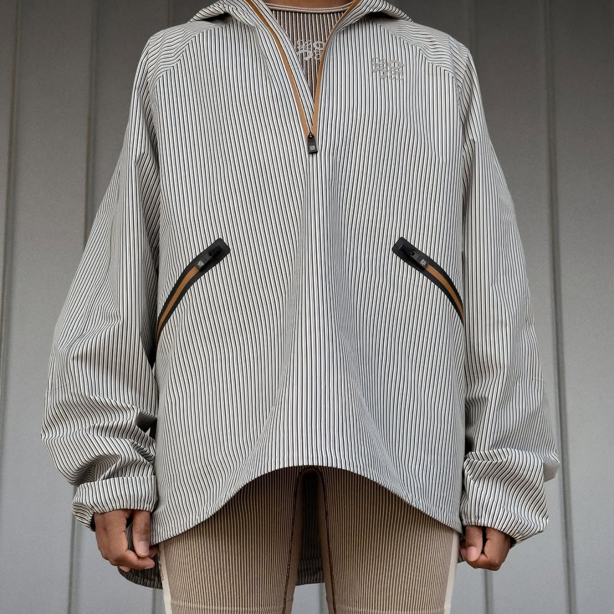 Ready to wear Loewe x ON (Sumber foto: Instagram/loewe)