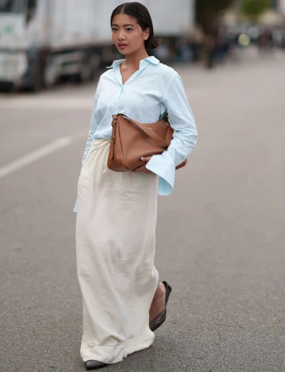 3. Rok Midi dan Blouse