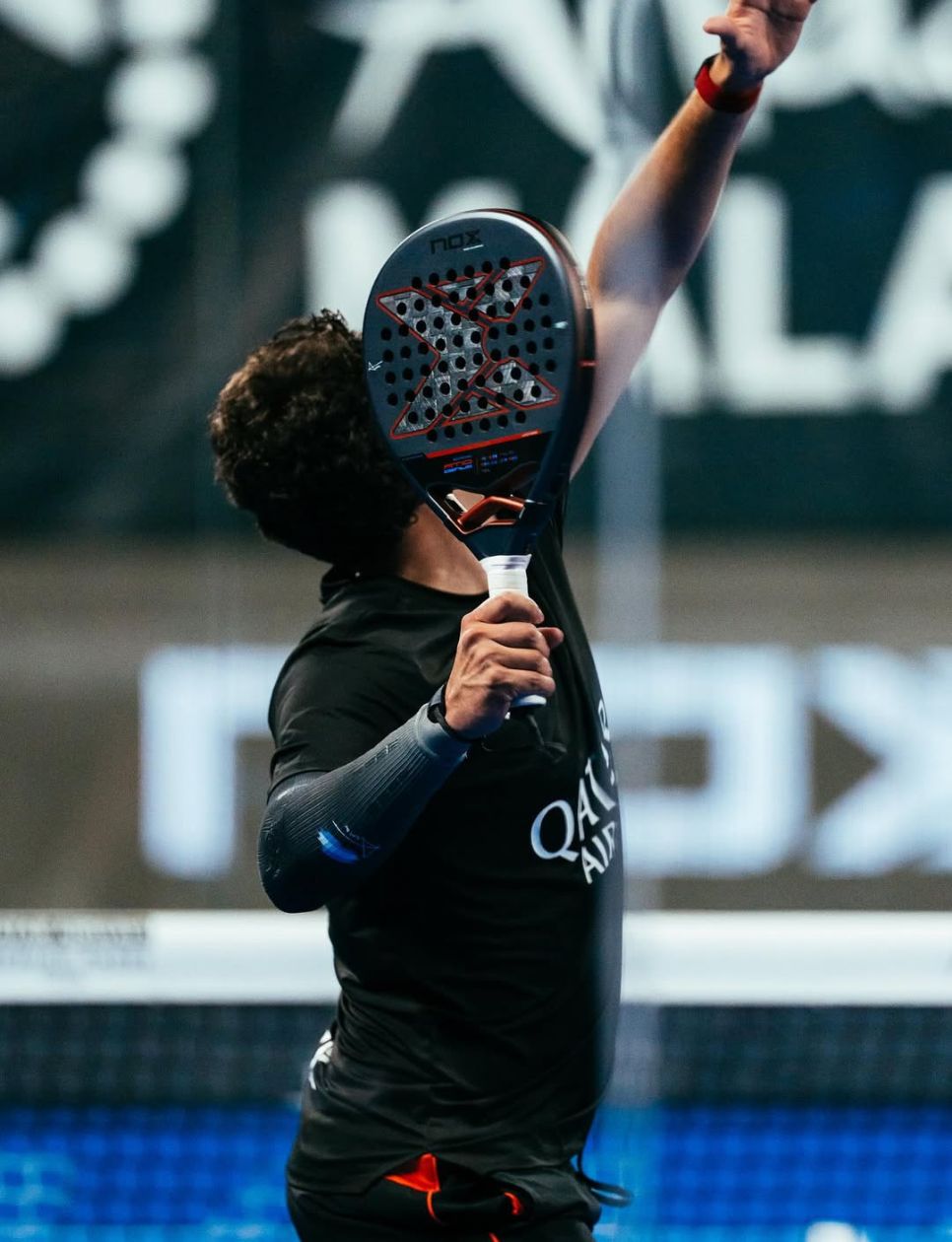 Raket padel dari NOX (sumber gambar: instagram.com/noxpadel)