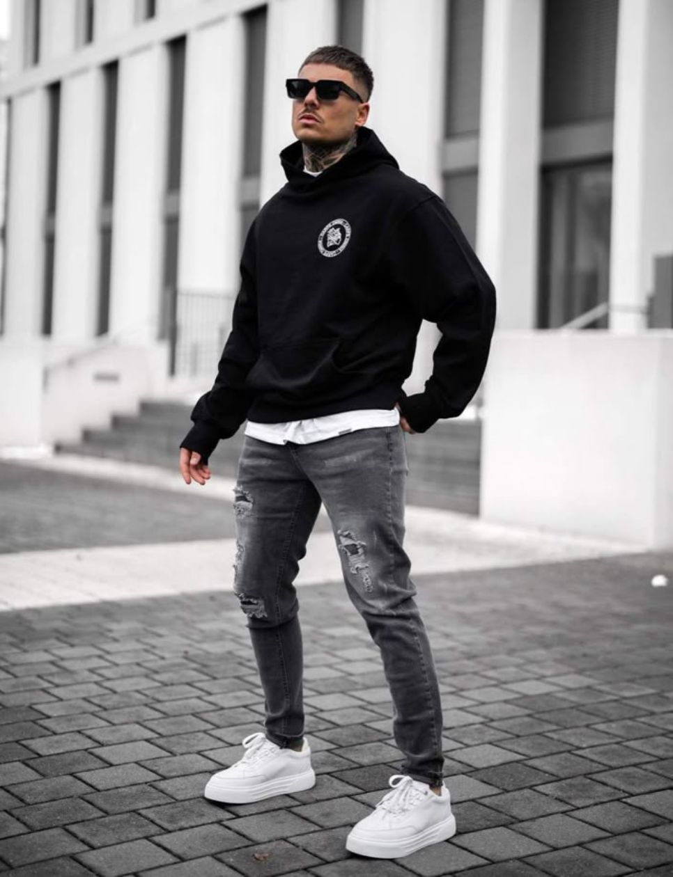 9. Monokrom Hitam dan Abu untuk Tampilan Klasik