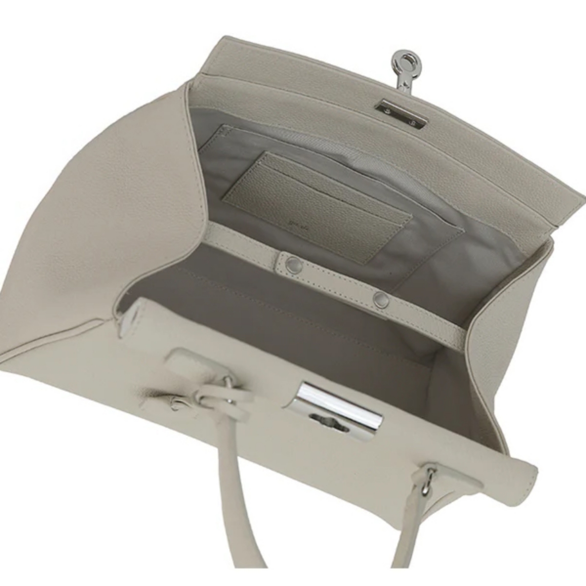 5. Cek Logo dan Branding