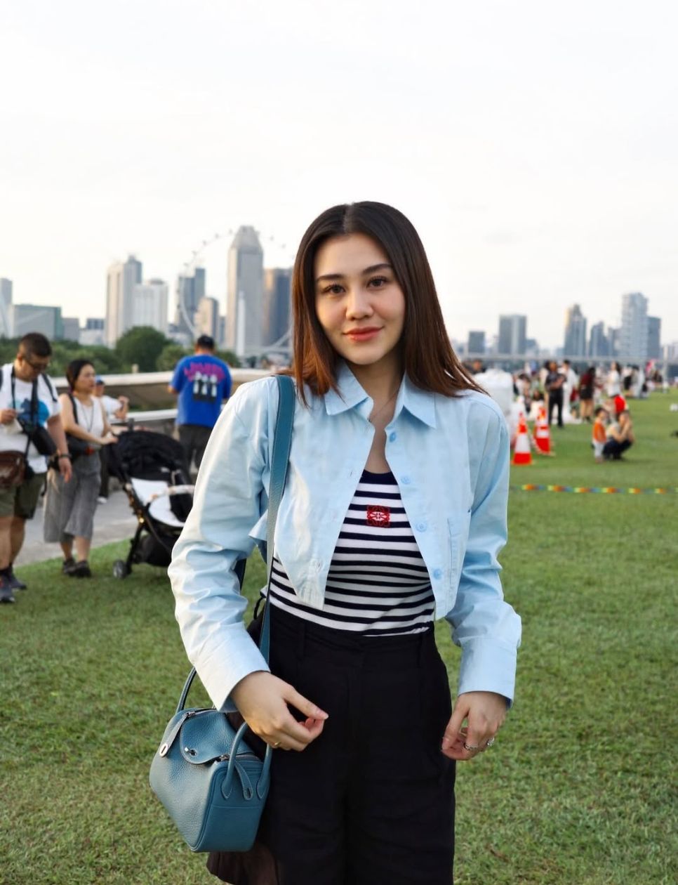 Aaliyah Massaid dengan Hermès Lindy (sumber gambar: instagram.com/aaliyah.massaid)