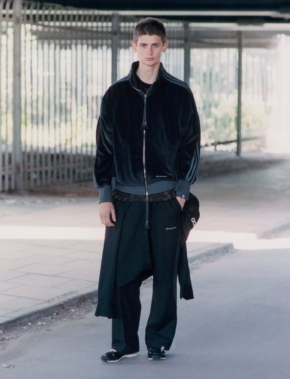 Adidas Adizero PR x Song for the Mute (sumber gambar: instagram.com/songforthemute)