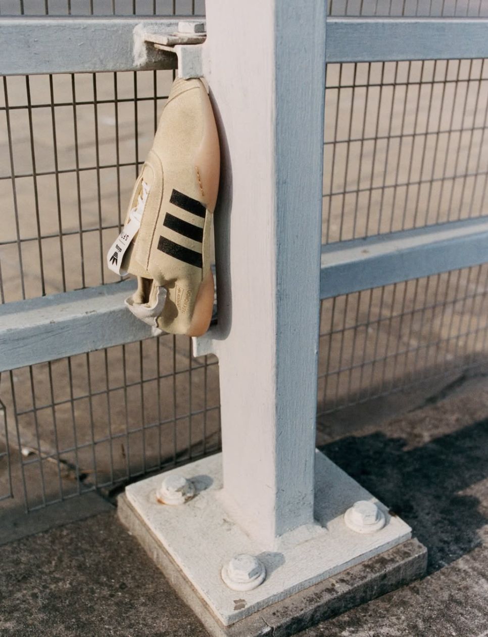 Adidas Adizero PR x Song for the Mute (sumber gambar: instagram.com/songforthemute)