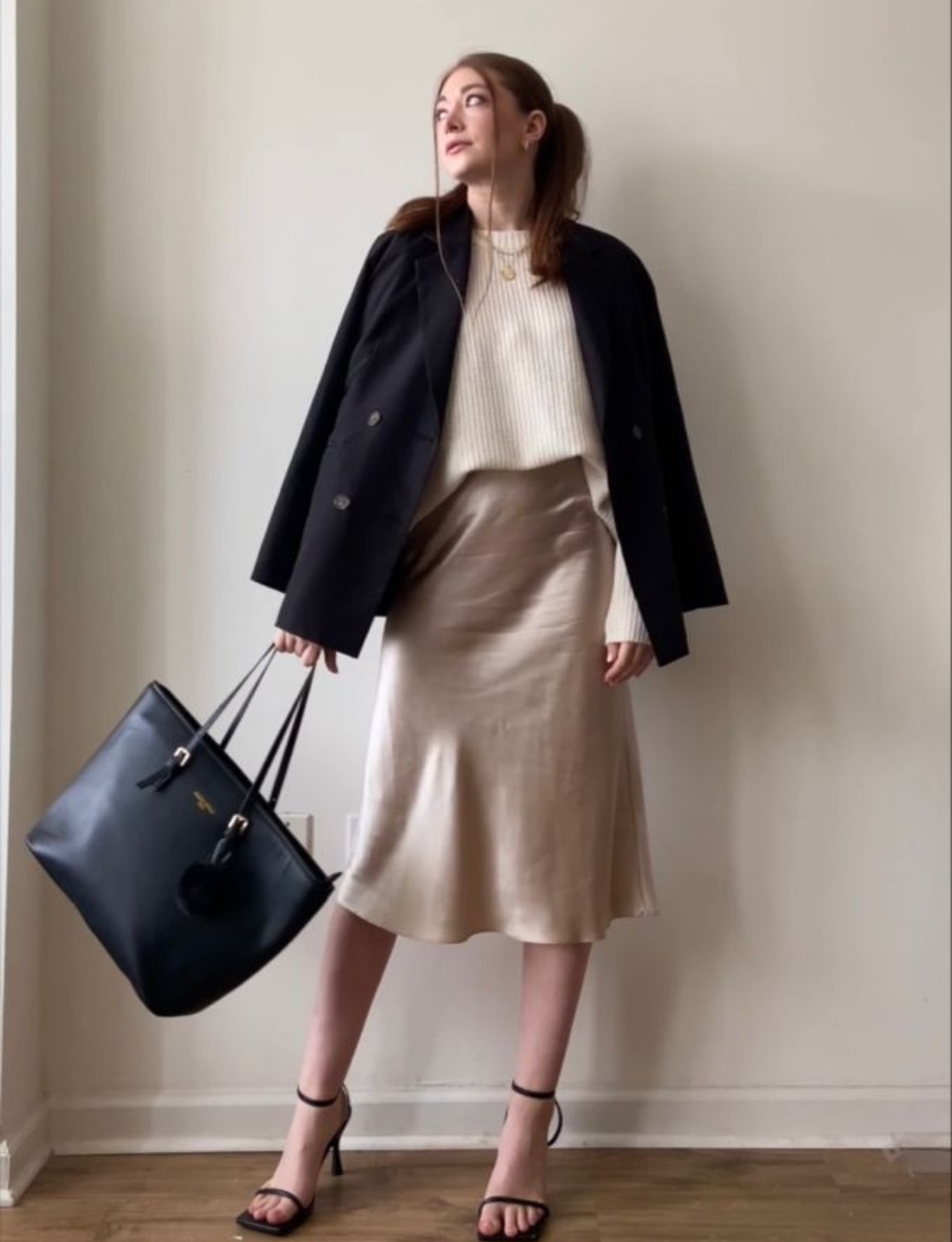 Kombinasikan berbagai tekstur (sumber gambar: https://i.pinimg.com/736x/c2/66/60/c266609c3f6815c9fa742d34b065eb81.jpg)