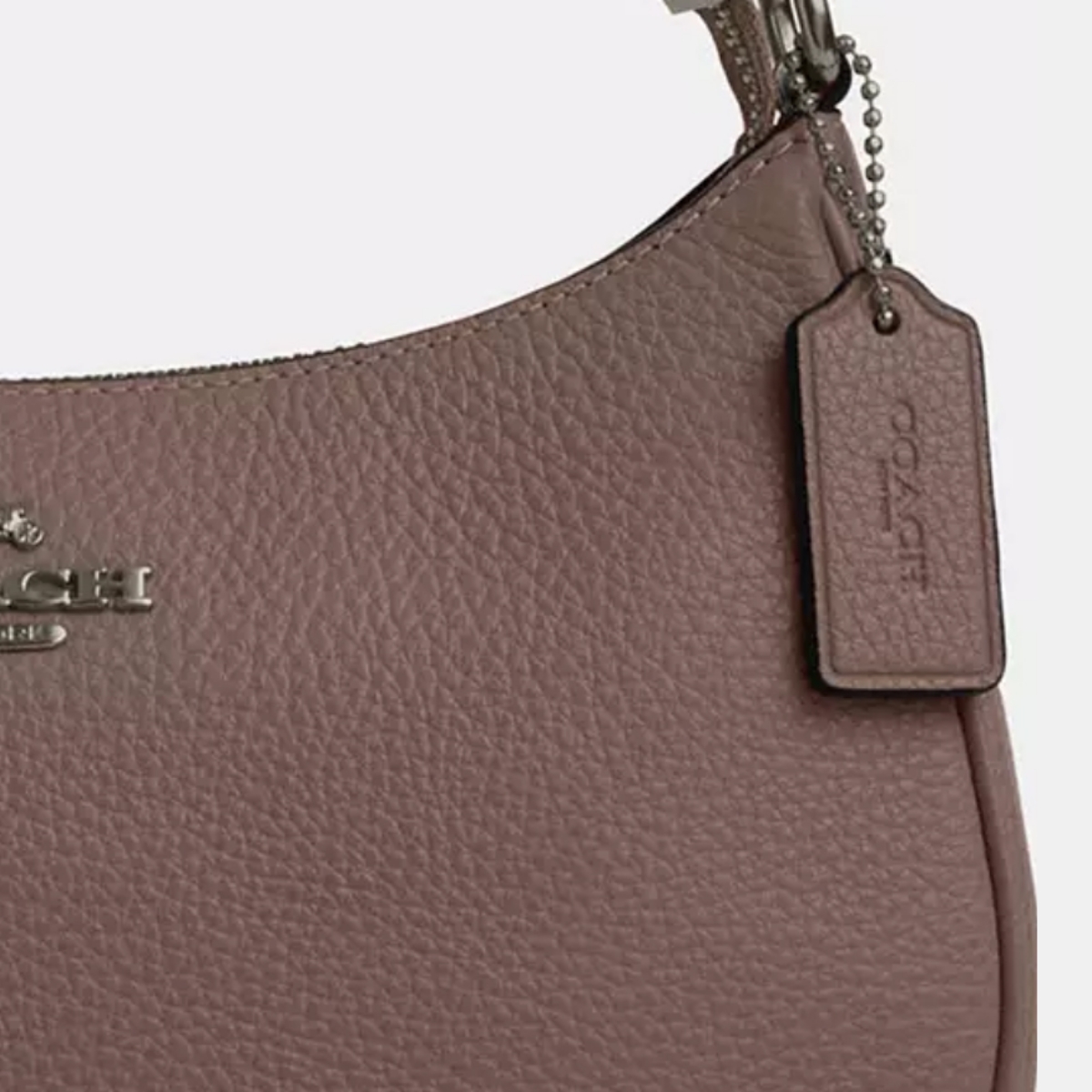 4. Periksa Bagian Emblem Tag dan Creed Patch