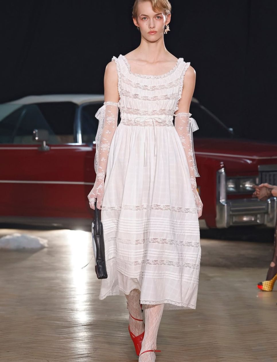 5. Glove sebagai Aksesoris yang Hot