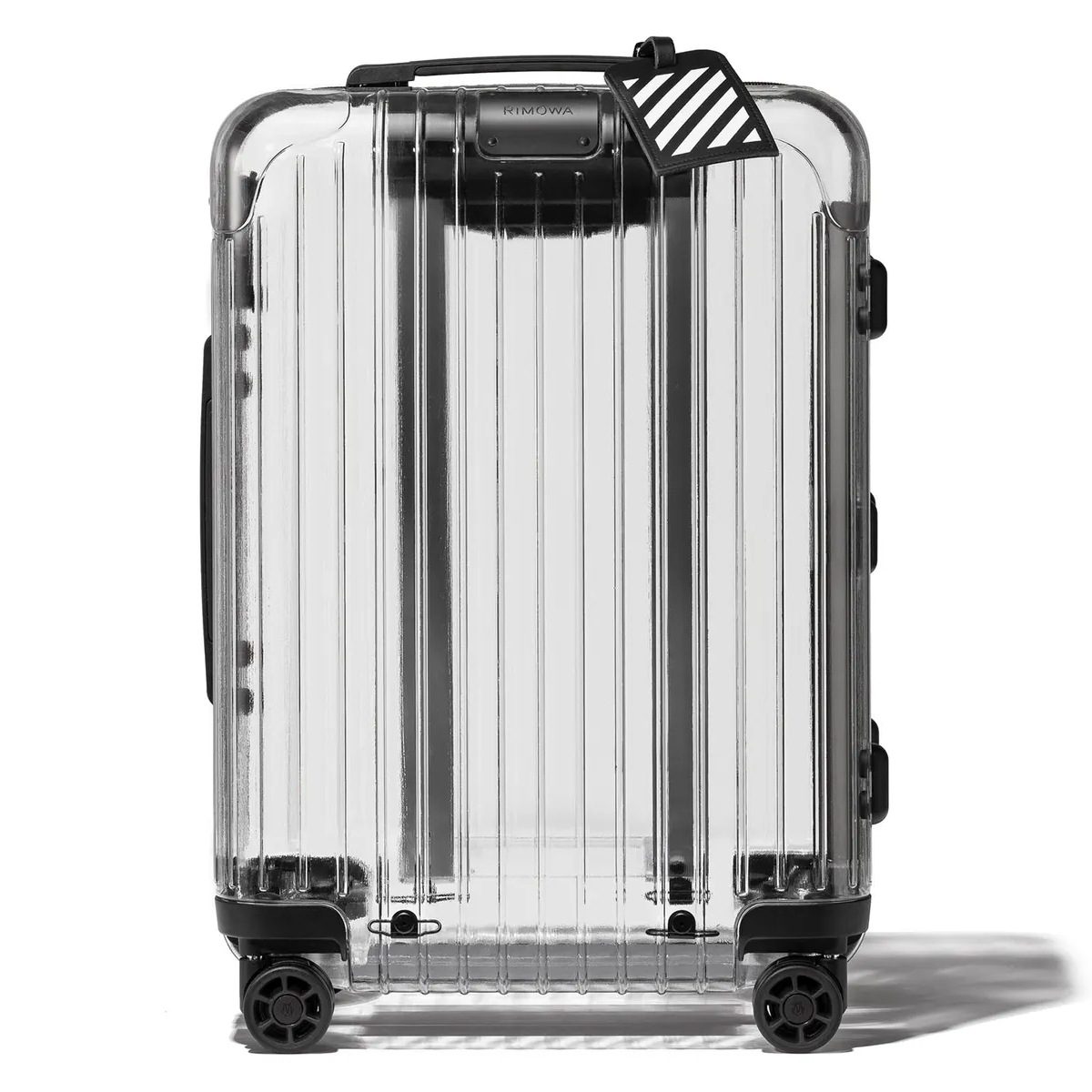 Kolaborasi RIMOWA dan Supreme (Sumber foto: www.bloomberg.com)