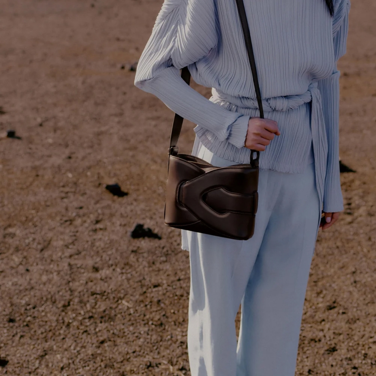 6. Versatilitas Tas yang Bisa Dipakai dari Siang ke Malam