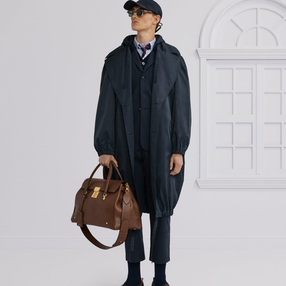 Model mengenakan outfit Thom Browne (Sumber foto: Instagram/thombrowne)