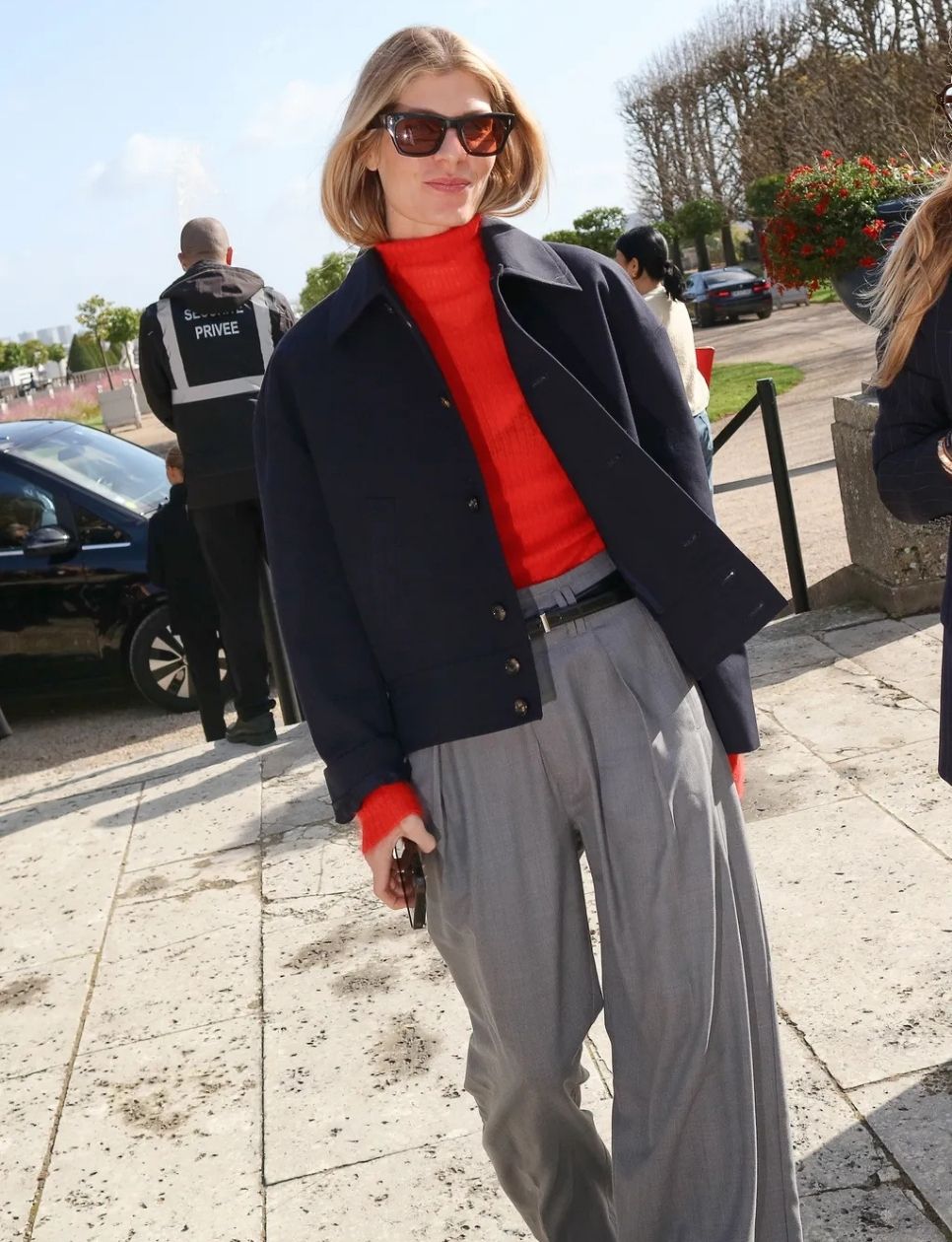 Outfit ngantor berdasarkan dresscode (sumber gambar: https://www.vogue.com/office-wear)