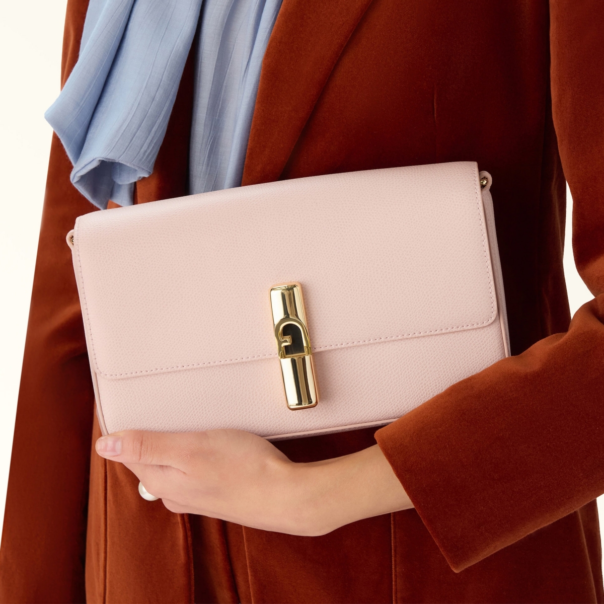 Tas Furla dengan visual yang indah (Sumber foto: www.furla.com)