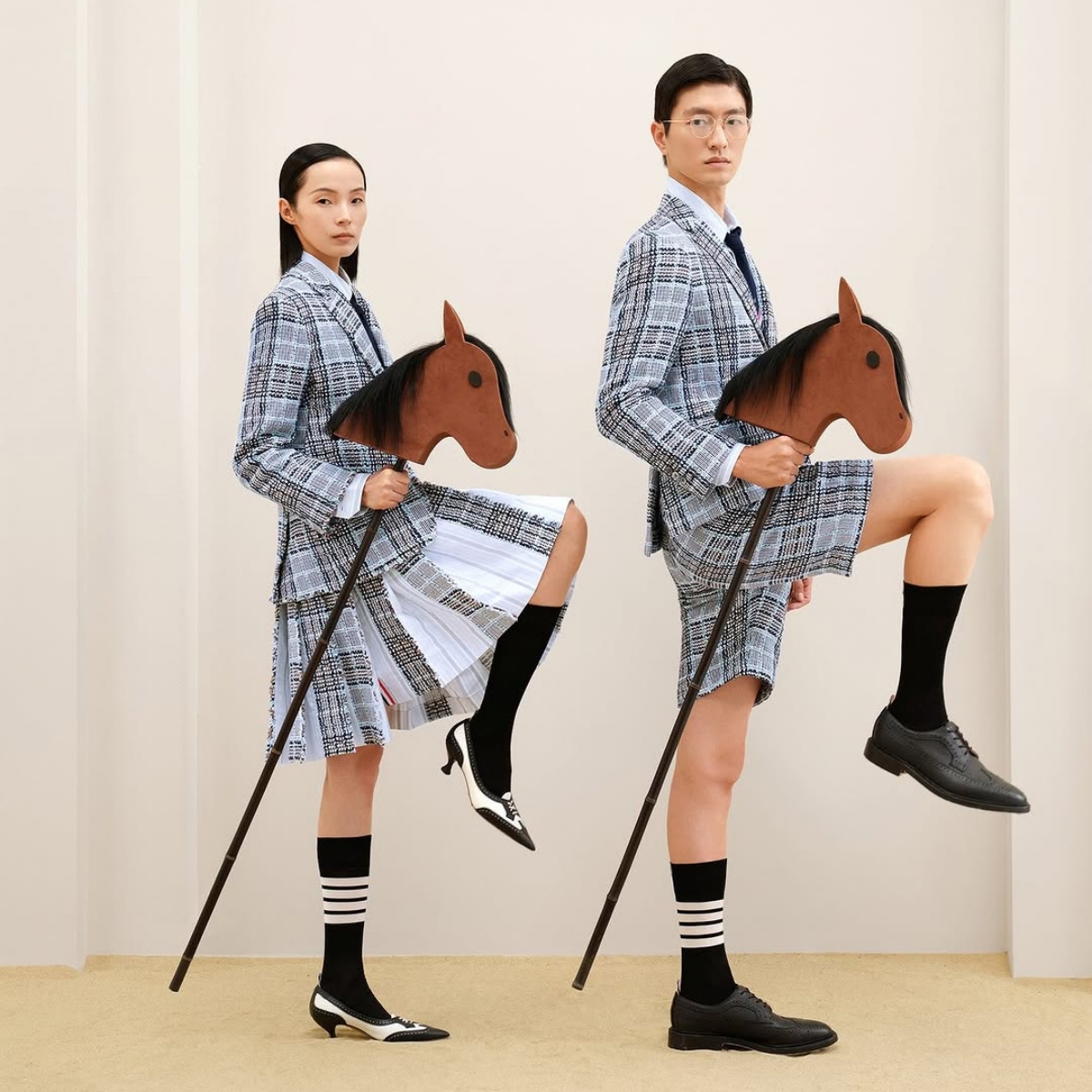 Pendekatan tailoring yang khas (Sumber foto: Instagram/thombrowne)