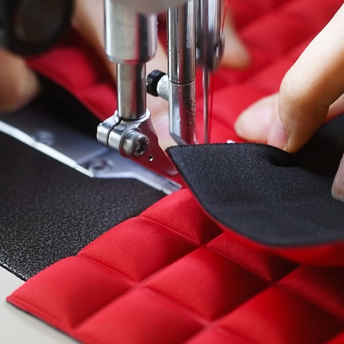 Proses pembuatan tas BPrime (Sumber foto: Instagram/bprimebags_official)