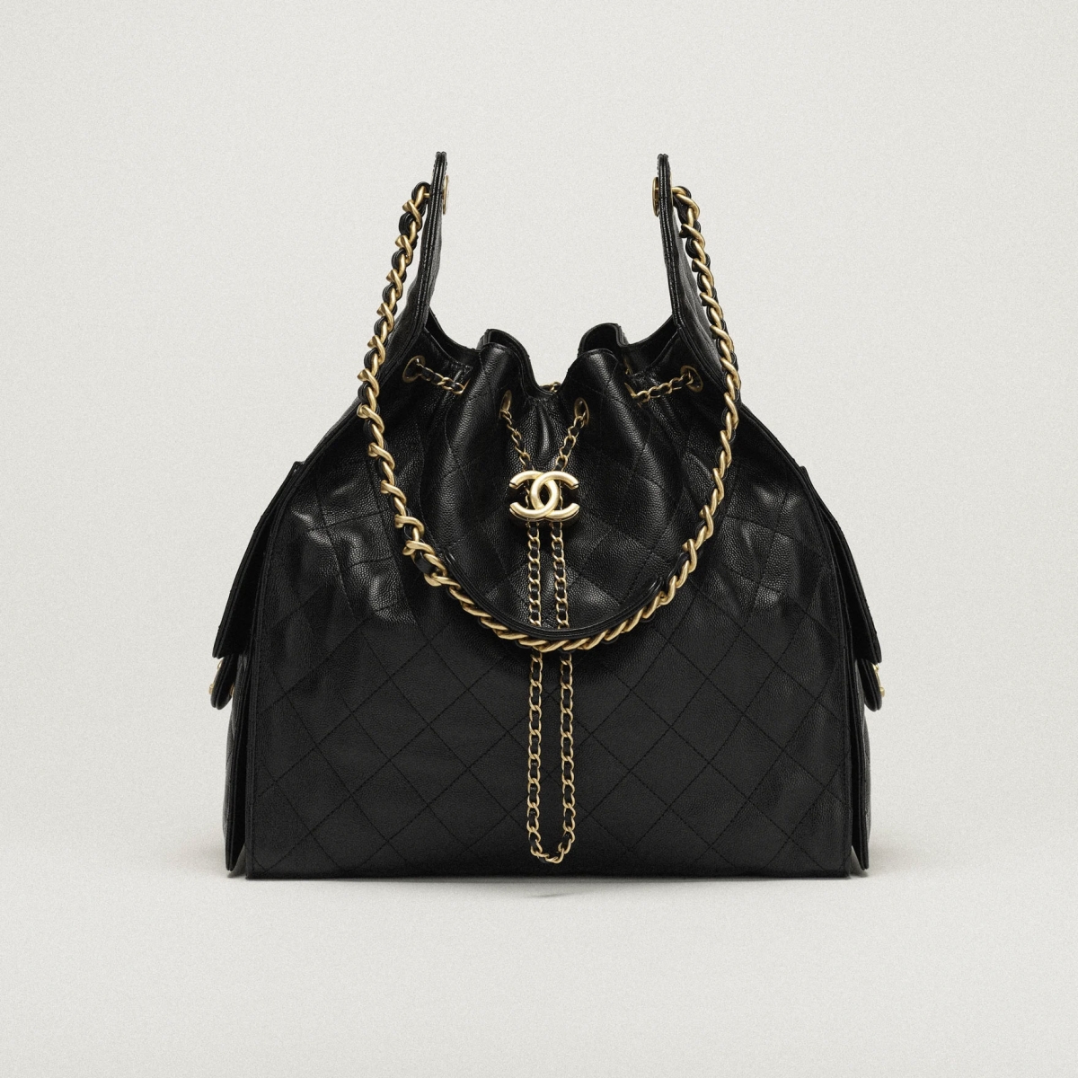 1. Desain Eksterior, Siluet, dan Estetika Tas