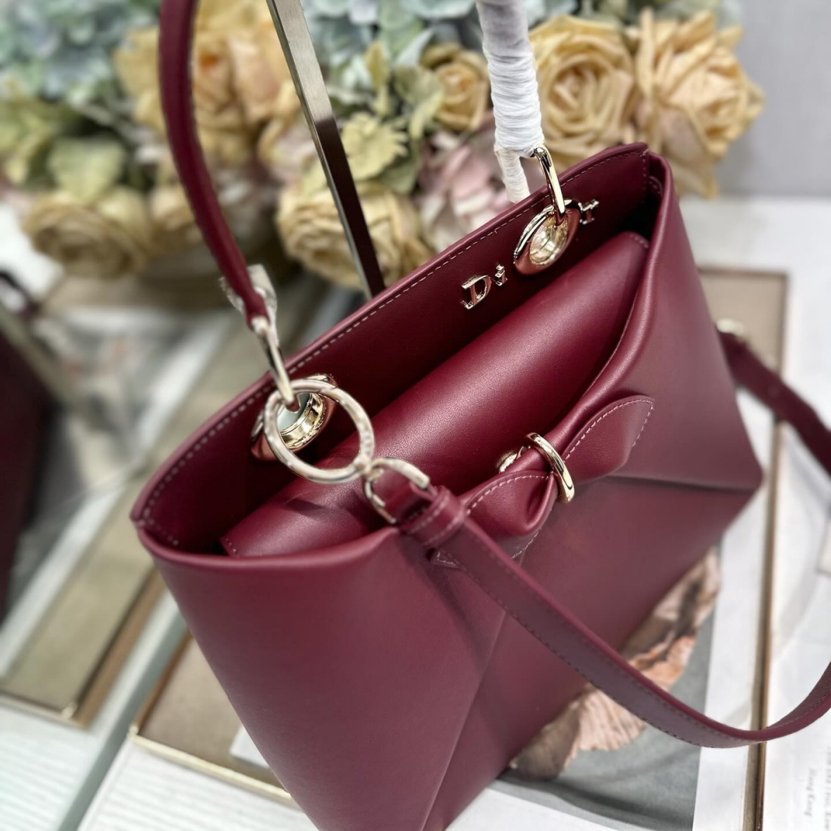 Bagian dalam tas (Sumber foto: laforma.club)