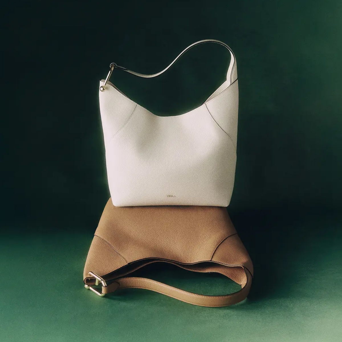 Material leather yang high-quality (Sumber foto: www.furla.com)