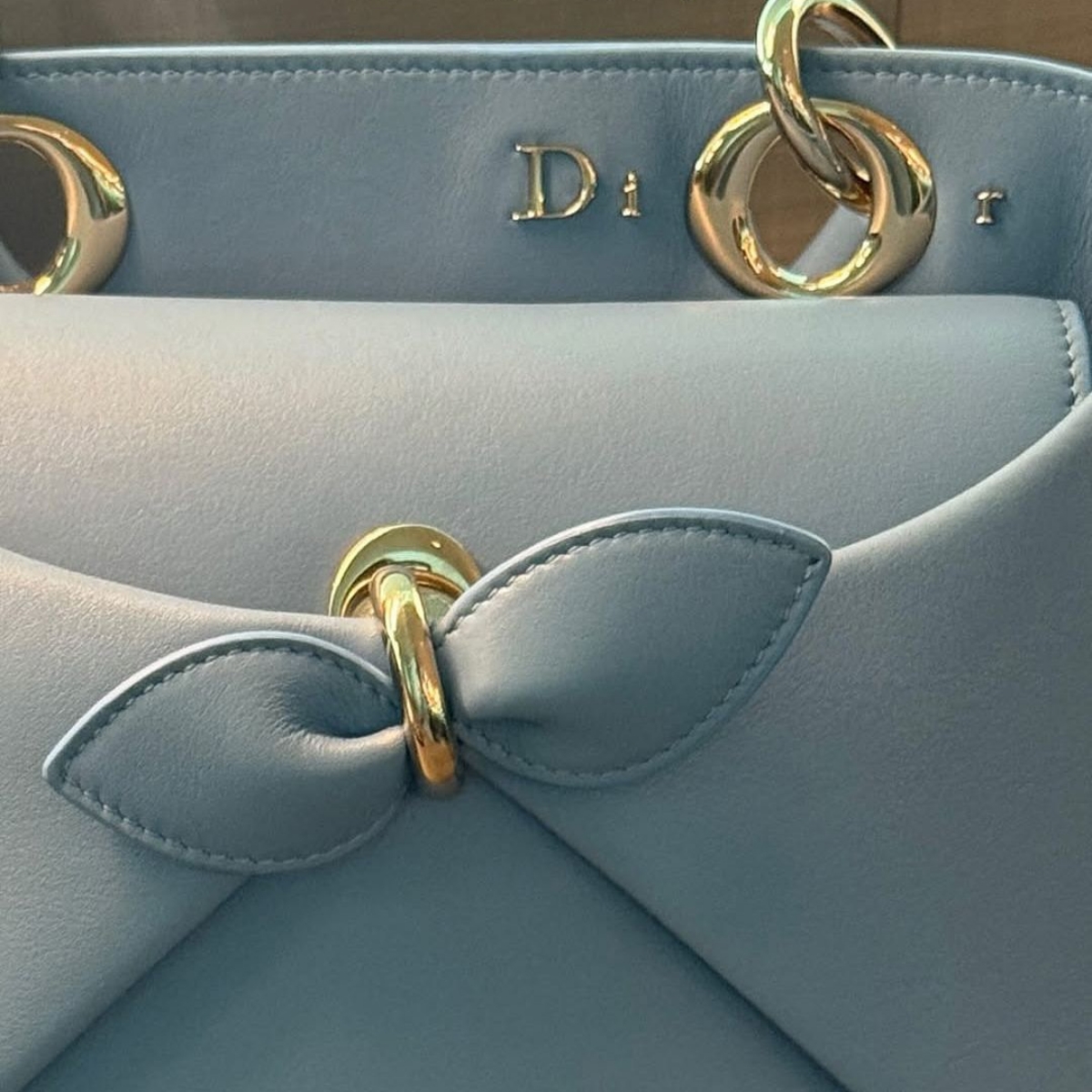 Hardware pada pita (Sumber foto: laforma.club)