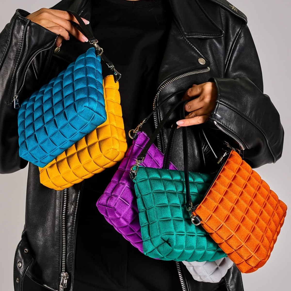 Palet warna tas yang variatif (Sumber foto: Instagram/bprimebags_official) Palet warna tas yang variatif (Sumber foto: Instagram/bprimebags_official)