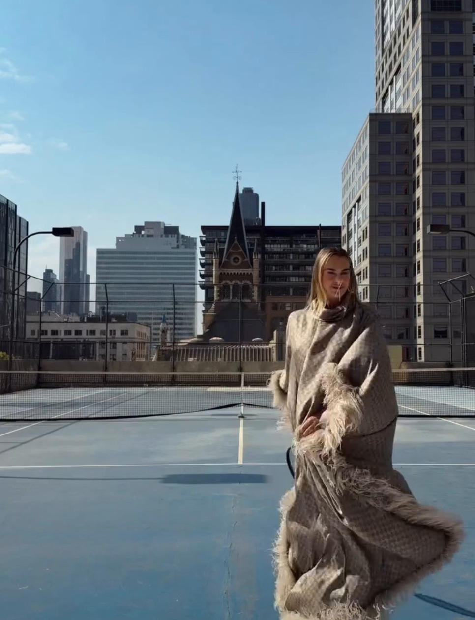 Aryna Sabalenka dalam video perkenalan Gucci (sumber gambar: instagram.com/gucci)