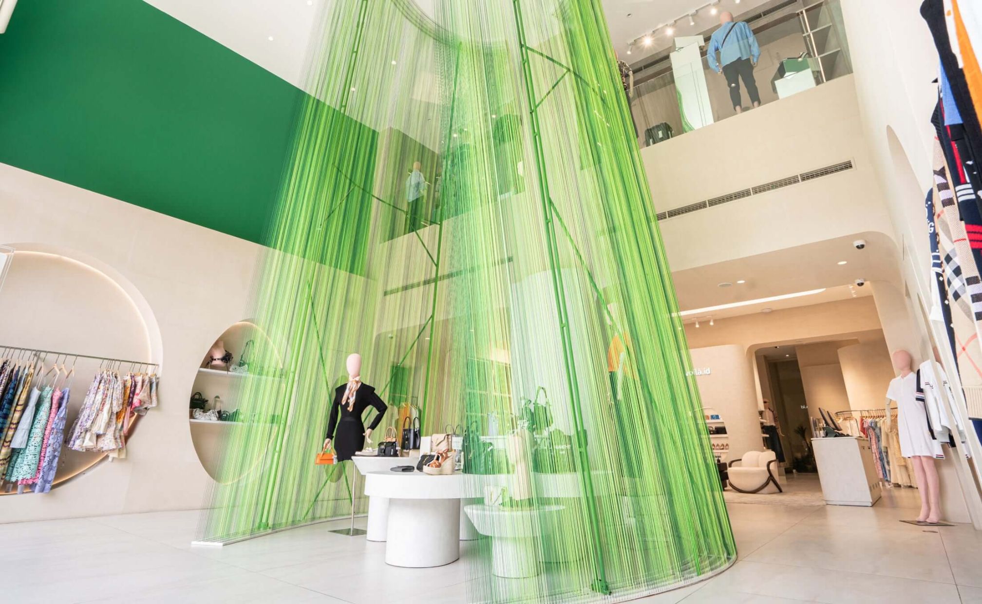 Interior di Boutique voilà.id di PIK 1 (sumber gambar: voilà.id)