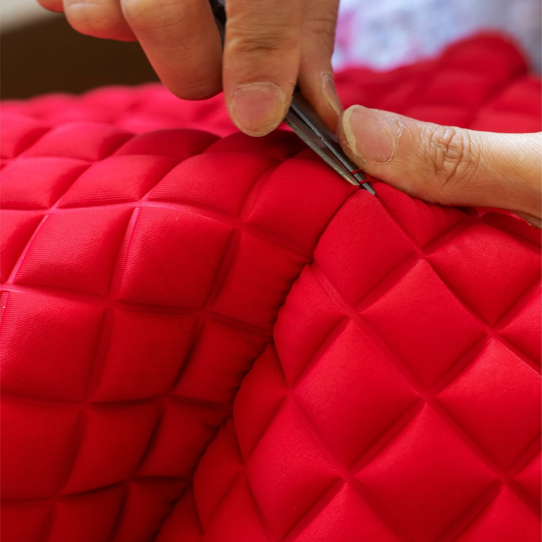 Proses pembuatan tas secara handmade (Sumber foto: Instagram/bprimebags_official)