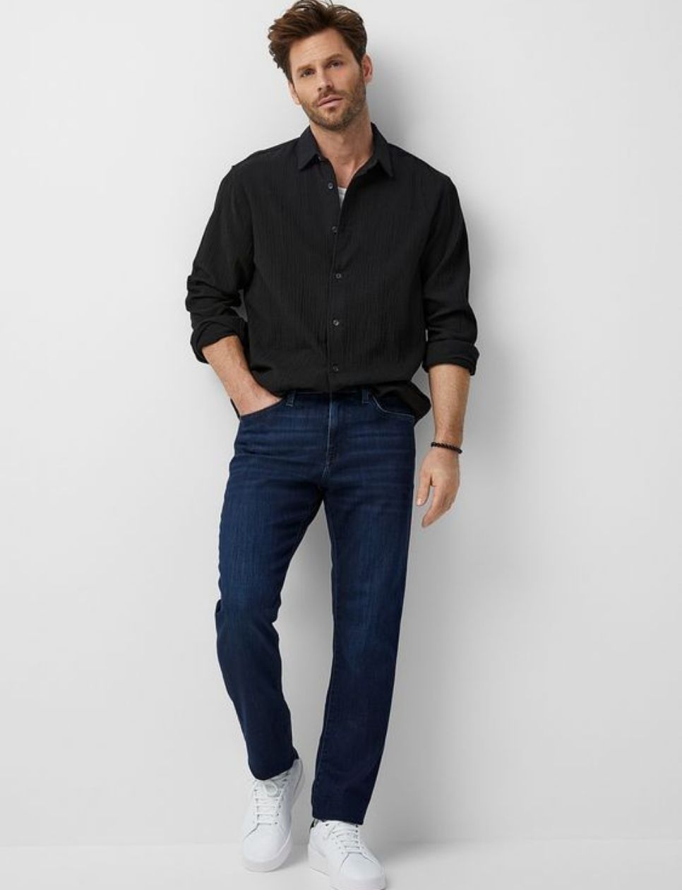 9. Minimal Sharp Office