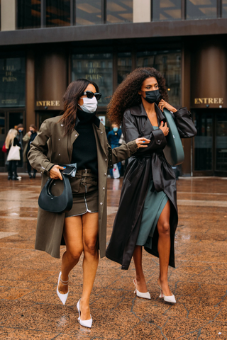 Coperni bag yang banyak dipakai saat pagelaran Paris Fashion Week