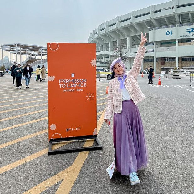 Pilih Sepatu dan Aksesori yang Serasi dengan Tema Konser
