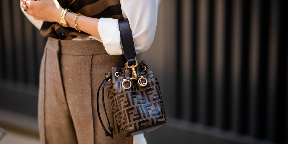 Chic and Stylish dengan Tas Mini dalam Penampilan Sehari-hari