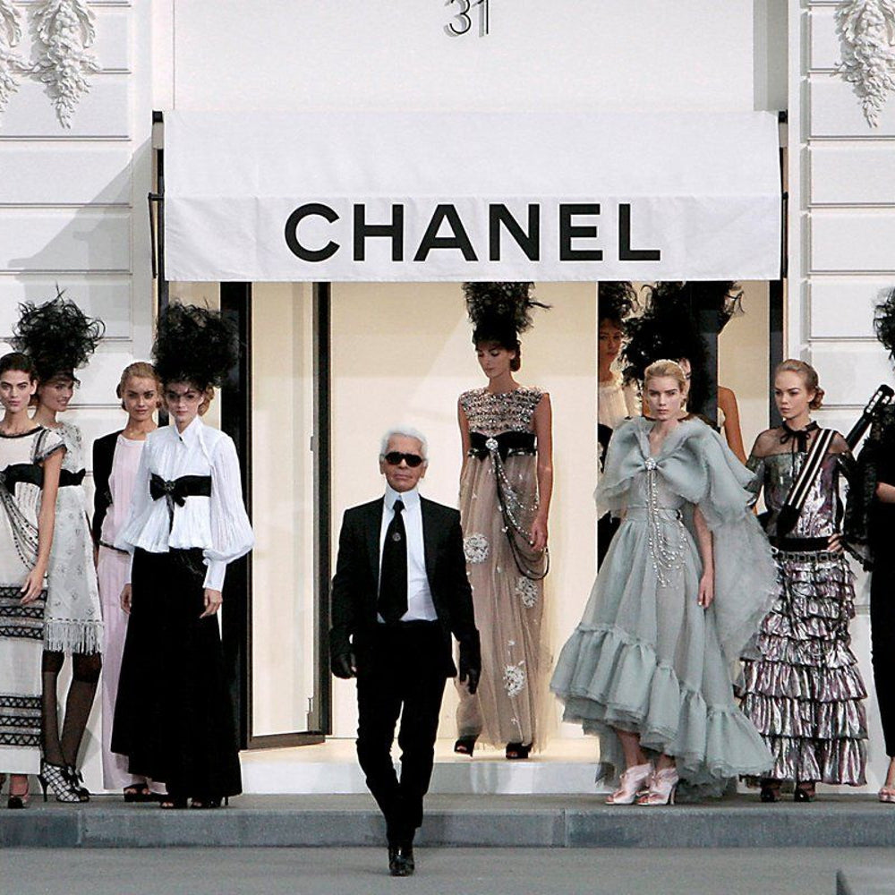 Lagerfeld dalam Salah Satu Runway Chanel