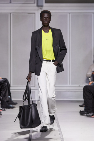 Pagelaran Spring/Summer 2024 oleh Coperni