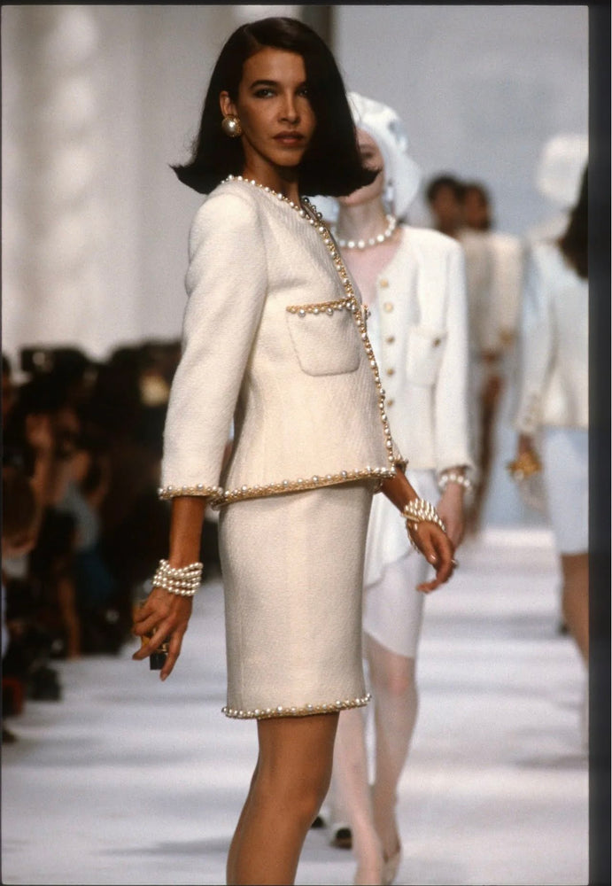 Jaket Tweed Hasil Karya Lagerfeld di Chanel