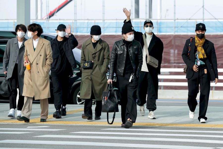 BTS dengan Airport Fashion-nya yang Fashionable