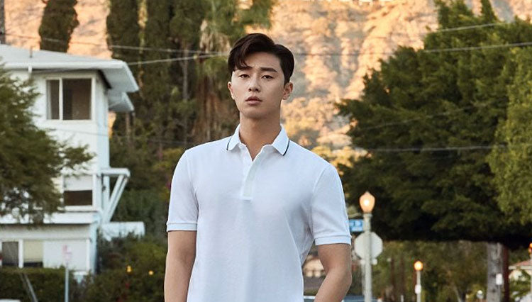 Tampil Keren ala Park Seo Joon dengan Polo Shirt