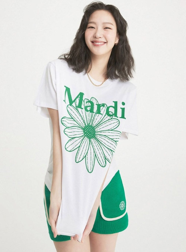 Kim Go Eun dalam Balutan T-Shirt Flower M