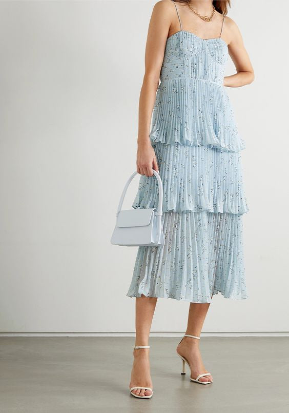 Light Blue Dress yang Cerah