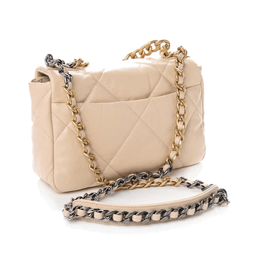 Bagian belakang Chanel 19 Handbag