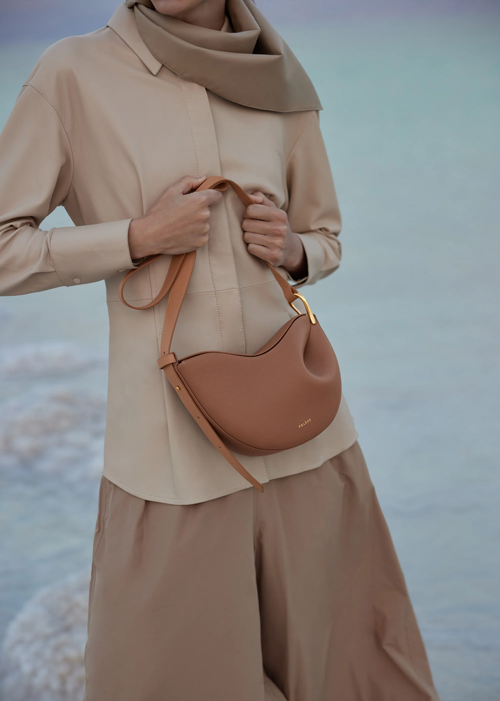 Polène bag seri Tonca memberikan kesan klasik sekaligus modern