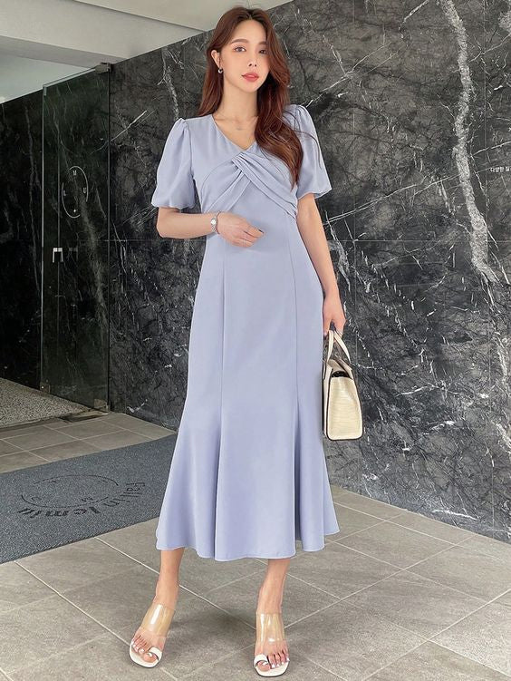 Gray Dress yang Kalem